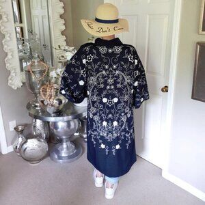 NWOT Floreat navy & white floral embroidered kimono long sleeve duster